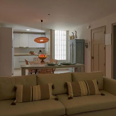 Dharma Experience Facebook Apartment *