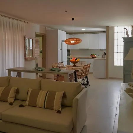 Dharma Experience Facebook Apartment *