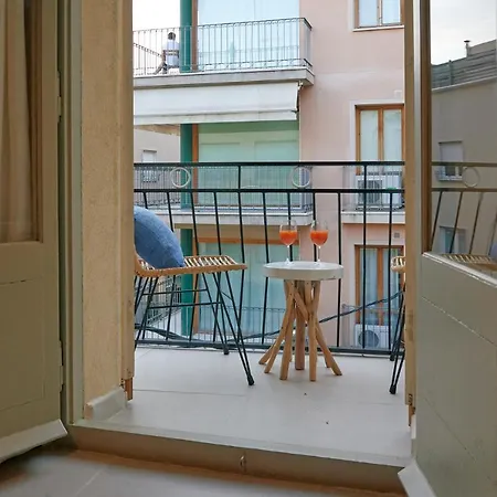 Dharma Experience Facebook Apartment *